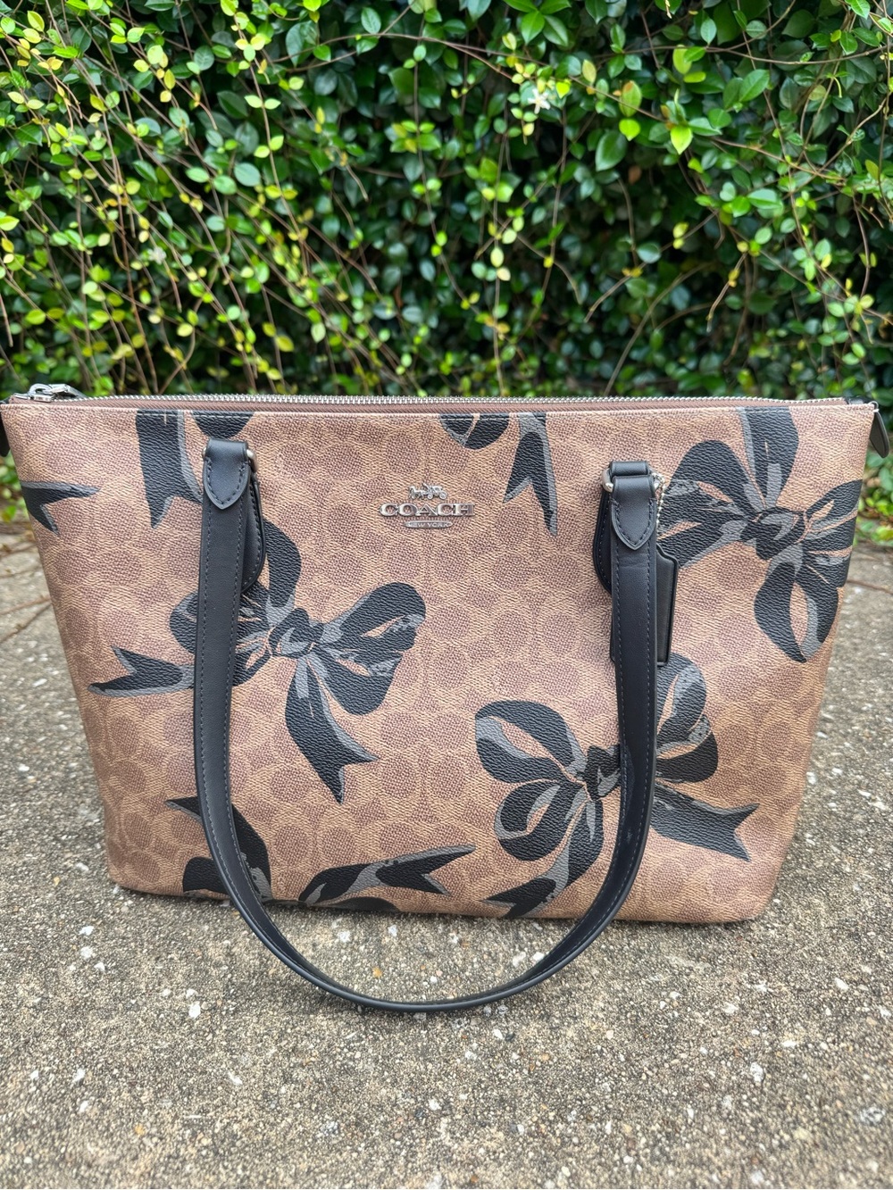 Coach Brown Signature Bow Print Tote with Matching Wallet - Picture 2 of 5